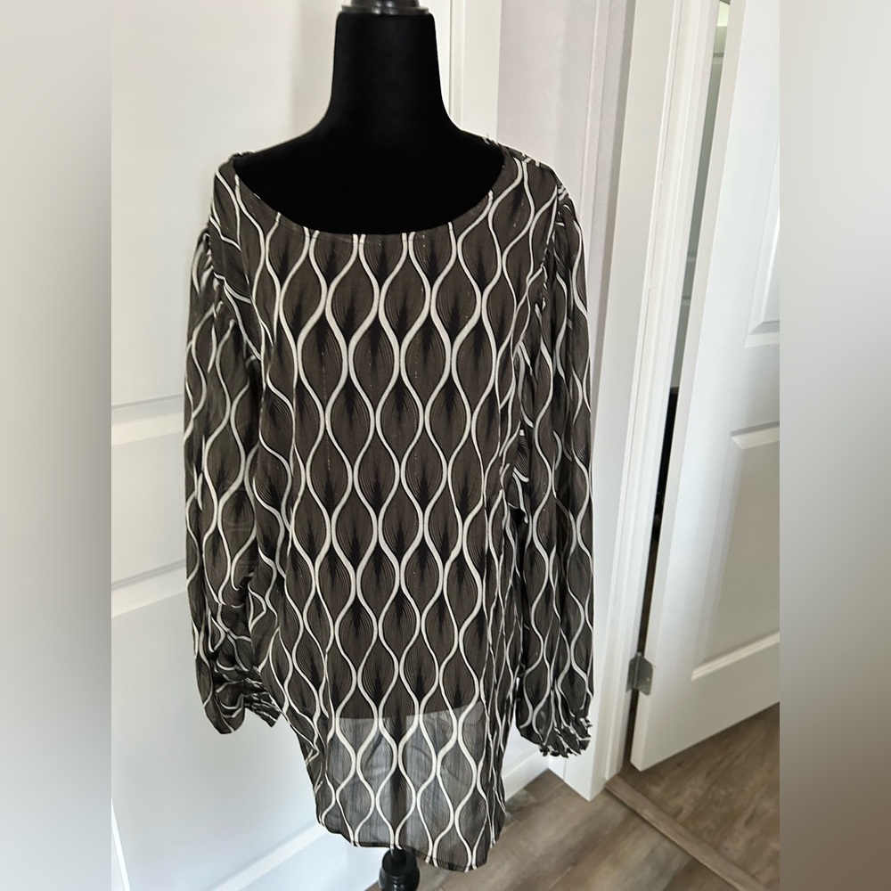 Chic Black and White Patterned Blouse very sheer